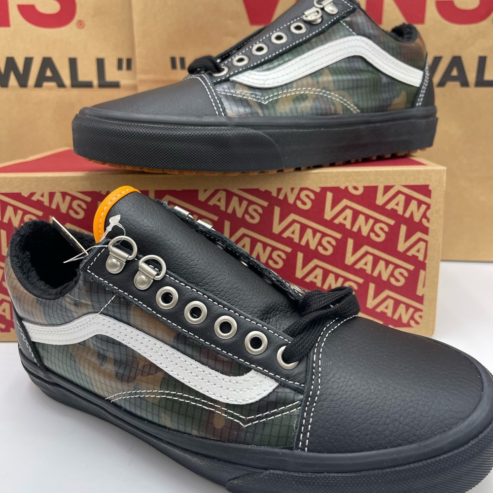 Vans WMNS Camo and Black Speakers Old Skool Mte
(Mte) Black/Camo
VN0A348F2TI